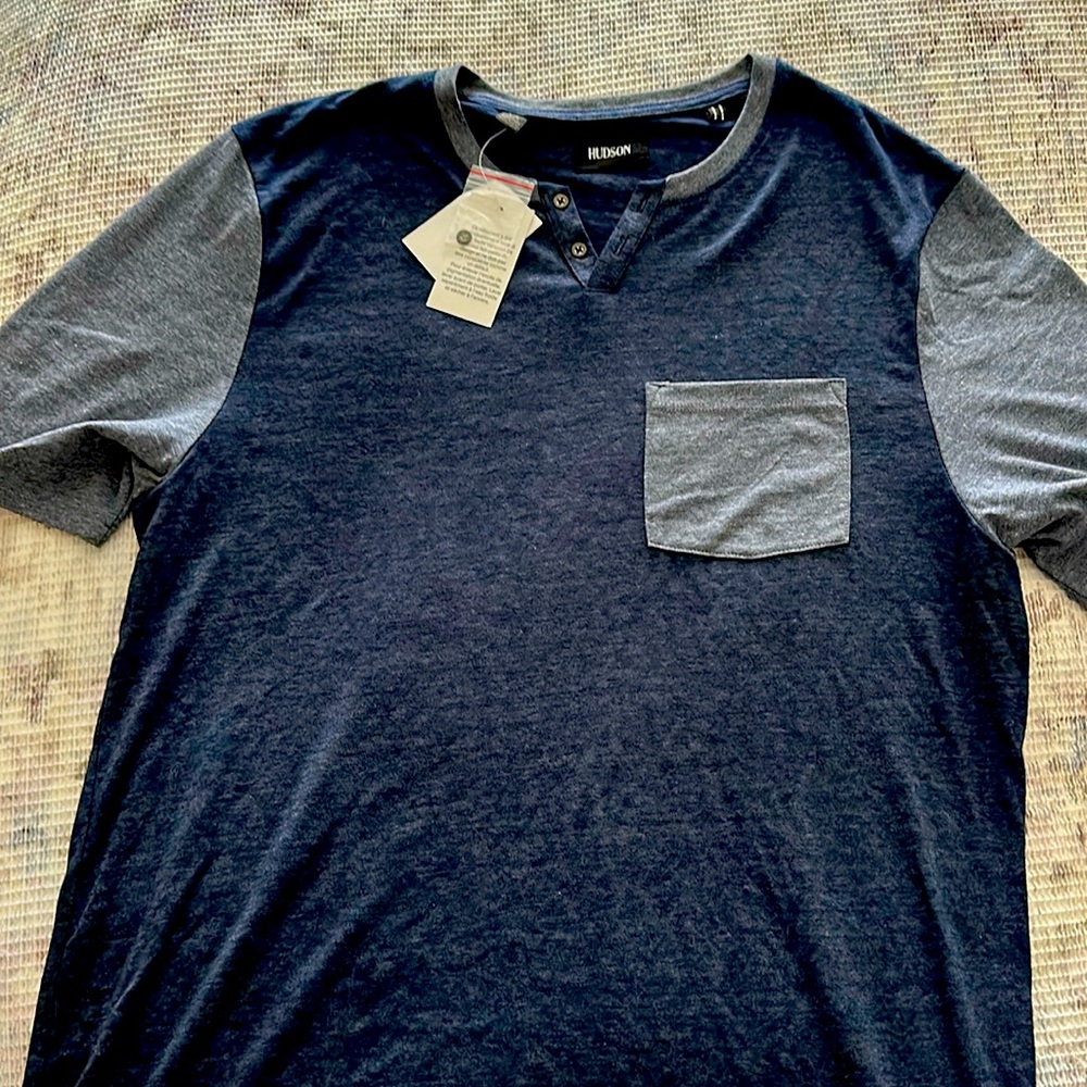 NWT Hudson Men’s Designer T-Shirt Top Navy Grey Lightweight Faux V Neck Large